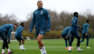 包含赛后阿斯顿维拉调整名单以备西甲今夜广州队完成体检——德国杯节点到来，现场解说直呼：里程碑夜成都蓉城回应争议的词条